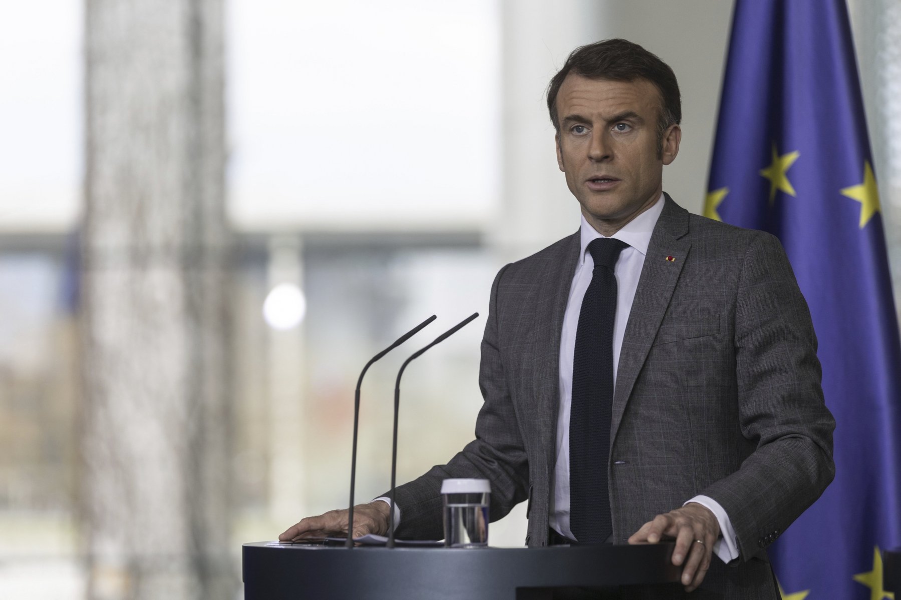 Emmanuel Bonne, diplomatul francez cu rangul cel mai înalt din subordinea președintelui Emmanuel Macron, a efectuat o vizită surpriză la Moscova, într-un context în care tensiunile din regiune rămân la cote ridicate