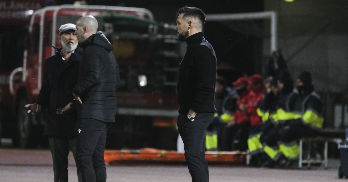 FC Porto, pregătit pentru o nouă confruntare cu „leii” din Lisabona Francesco Farioli, antrenorul FC Porto, își îndreaptă atenția spre meciul de duminică împotriva Sportingului Lisabona, după o întâlnire dificilă cu Casa Pia, în care echipa sa a cedat în fața unei apărări neașteptat de solide