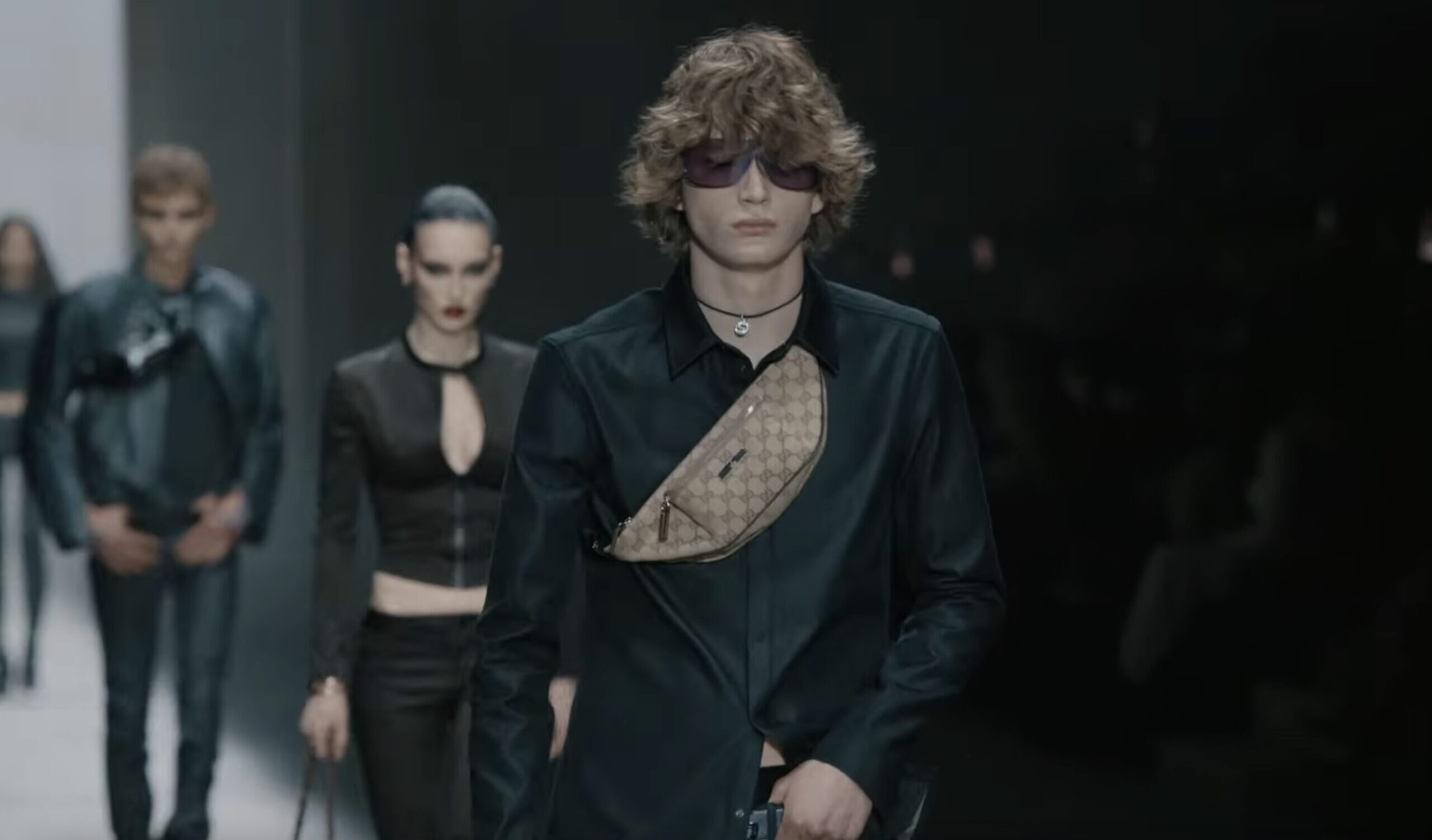 Gucci, una dintre cele mai cunoscute case de modă din lume, a intrat într-o nouă eră creativă odată cu prezentarea colecției „Primavera” de către noul său director de creație, designerul Demna