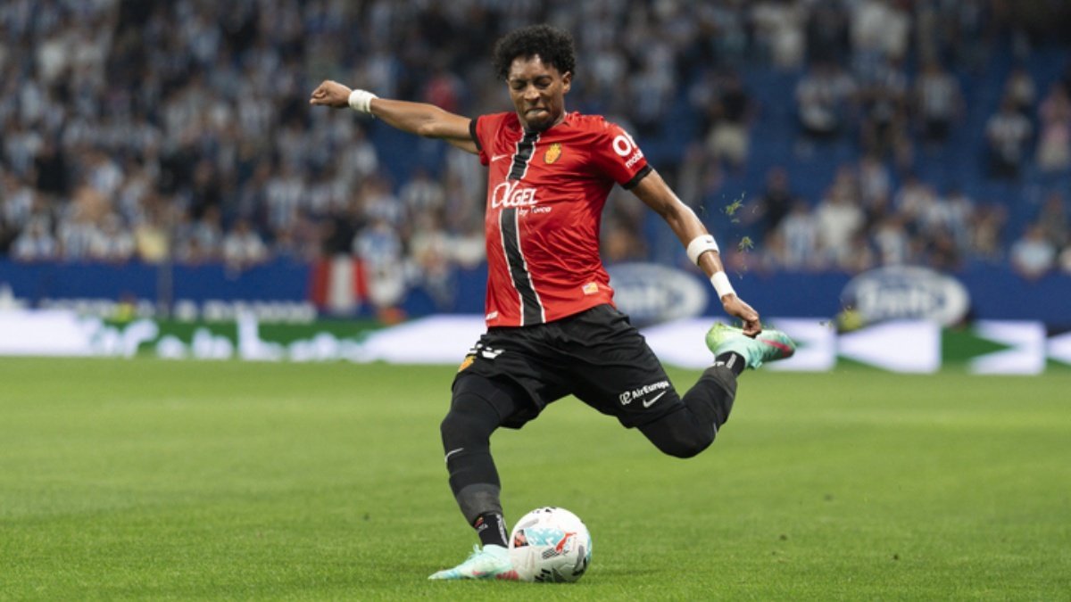 Mallorca învinge Sevilla cu 4-1, Johan Mojica, figura de bază RCD Mallorca a realizat o victorie remarcabilă în fața echipei Sevilla, scor 4-1, în cadrul etapei a 22-a din LaLiga