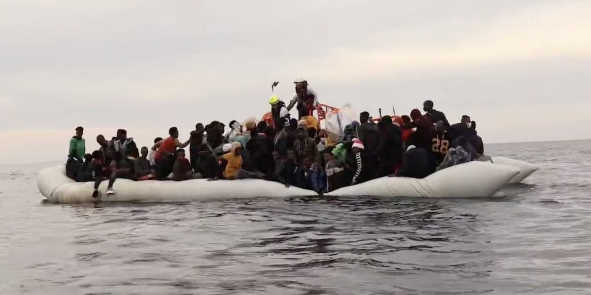 Migranti-Barca-pneumatica-Marea-Mediterana.jpg - NewsFactor