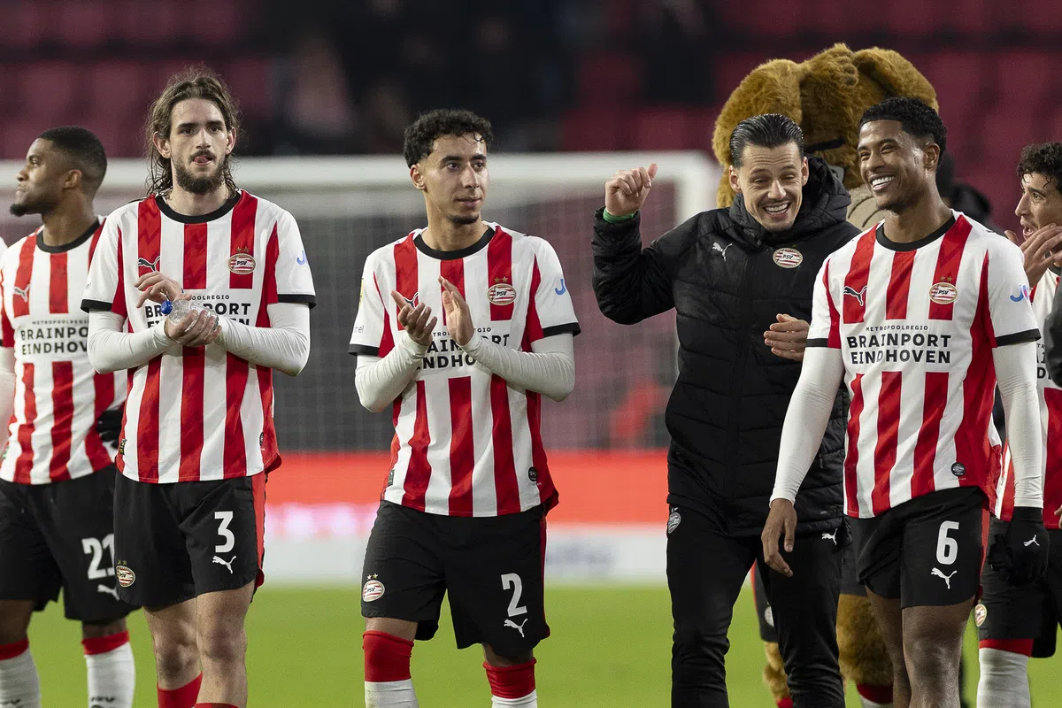 PSV îndepărtează distanța față de restul Olandei în fotbal
