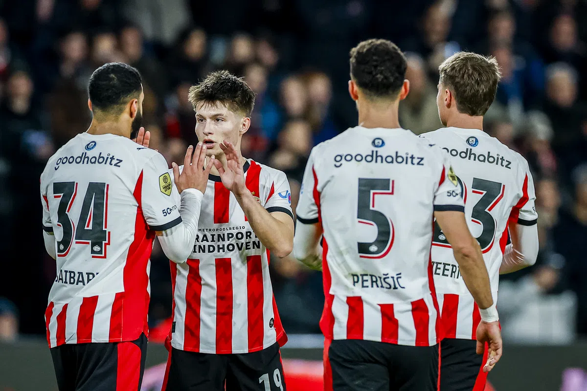 PSV Eindhoven demonstrează forță în fața Heerenveen, avansând spre semifinalele KNVB Beker PSV Eindhoven a obținut o victorie convingătoare, scor 4-1, în fața echipei Heerenveen, în sferturile de finală ale KNVB Beker