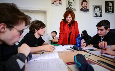 Inspectoratele afișează astăzi posturile vacante și cadrele aflate în reducere de activitate