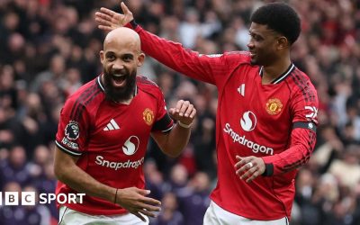Premier League LIVE: Build-up to Man Utd v Spurs plus six other games - score, results & updates