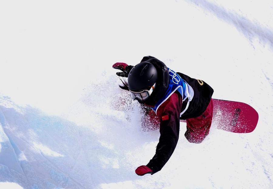 Liu Jiayu, în siguranță după accidentul din calificările la snowboard LIVIGNO, Italia – Sportiva chineză Liu Jiayu a fost confirmată fără anomalii vertebrale după o cădere brutală suferită în timpul calificărilor pentru proba de halfpipe la Jocurile Olimpice de Iarnă de la Milano-Cortina