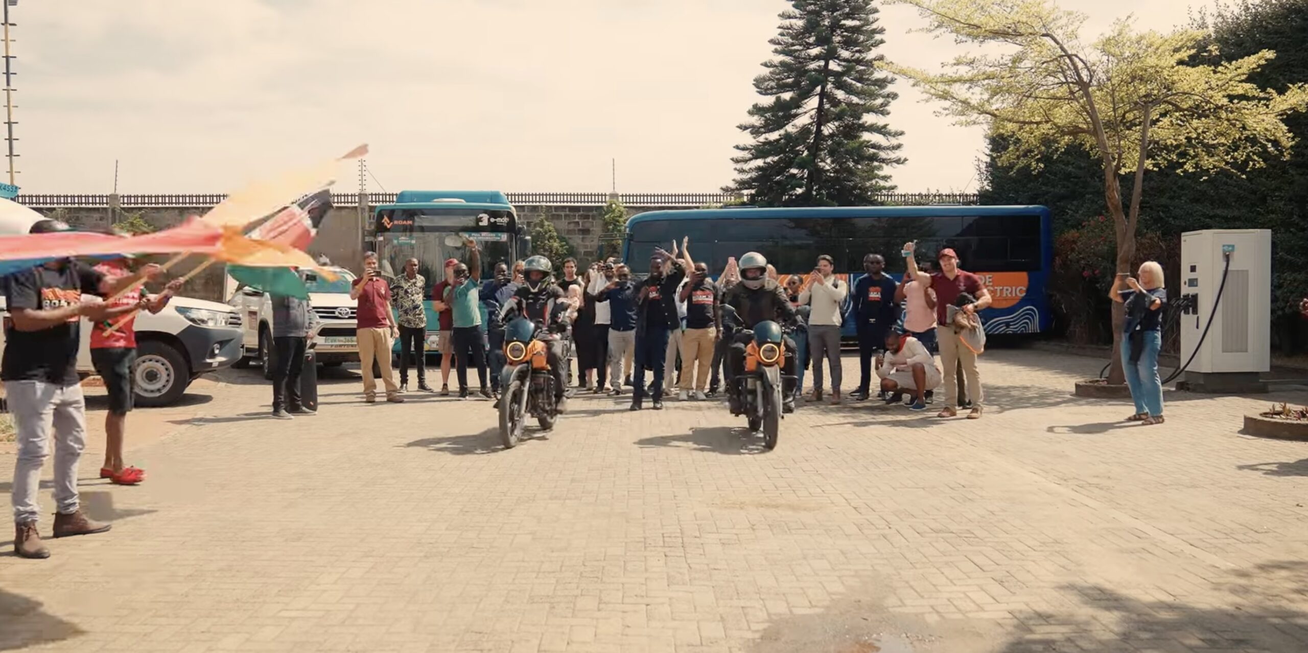O echipă de cercetători de la Universitatea Stellenbosch din Africa de Sud a demonstrat că deplasările cu vehicule electrice pe continentul african sunt posibile, după ce au efectuat o călătorie de 17 zile cu o motocicletă electrică solară prin șase țări africane