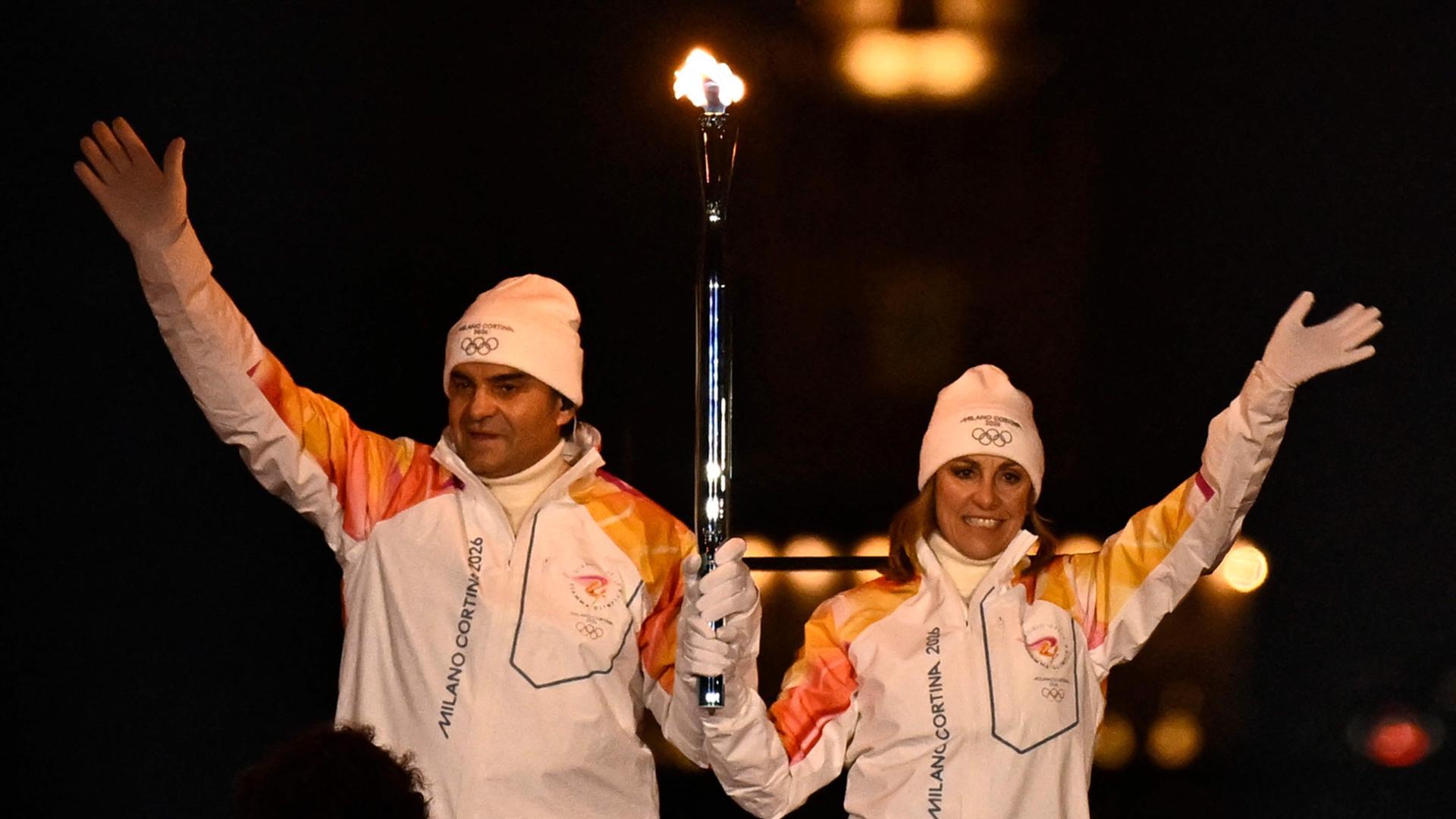 Sărbătoarea sportului sub lumina bradului olimpic Ceremonia de deschidere a primelor Jocuri Olimpice de Iarnă care se desfășoară în Italia, la Milano și Cortina d’Ampezzo, a avut loc cu un fast deosebit