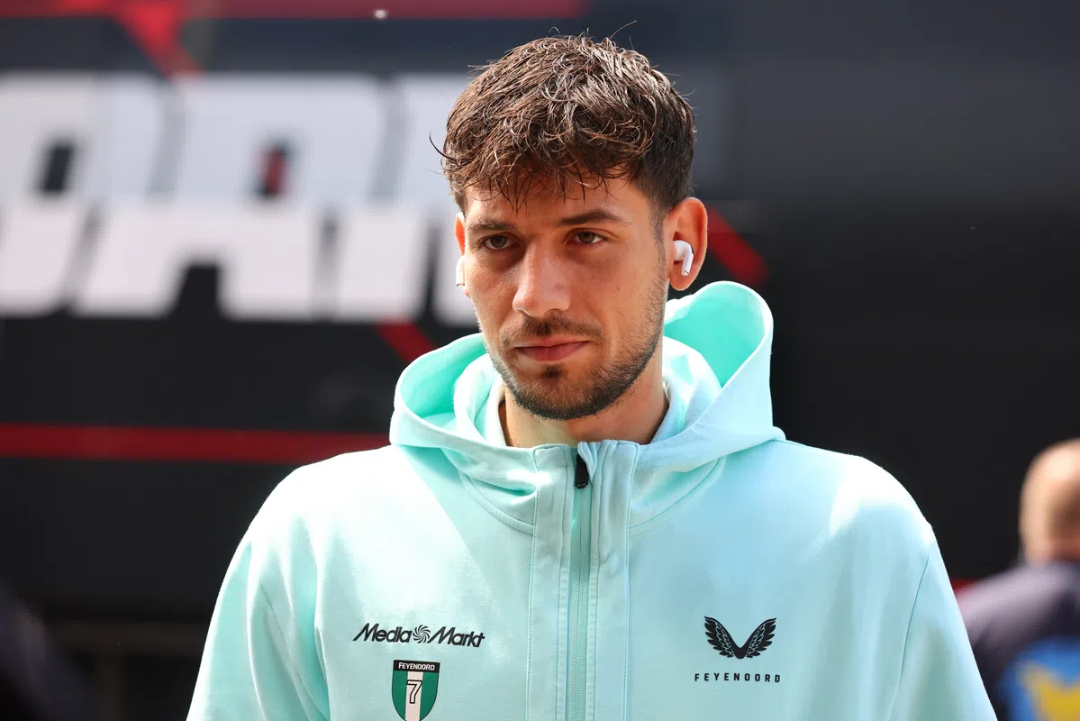 Ueda, absent din cauza problemelor fizice: Feyenoord se adaptează în fața provocărilor Ueda nu va face parte din lotul celor de la Feyenoord pentru meciul de astăzi, motivul absenței sale fiind disconfortul fizic pe care l-a resimțit în ultimele săptămâni