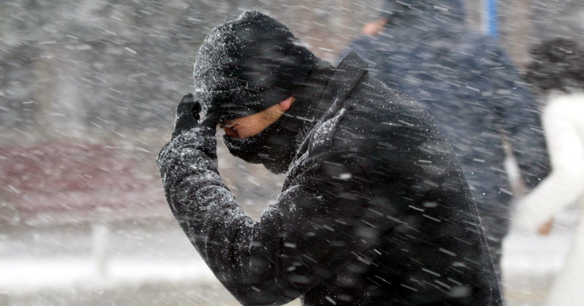 Schimbări radicale în prognoza meteo: ninsori viscolite și vânt puternic, cod galben în mai multe județe Meteorologii au lansat avertizări de cod galben pentru vânt și ninsori viscolite care vor afecta în următoarele zile mai multe județe din România