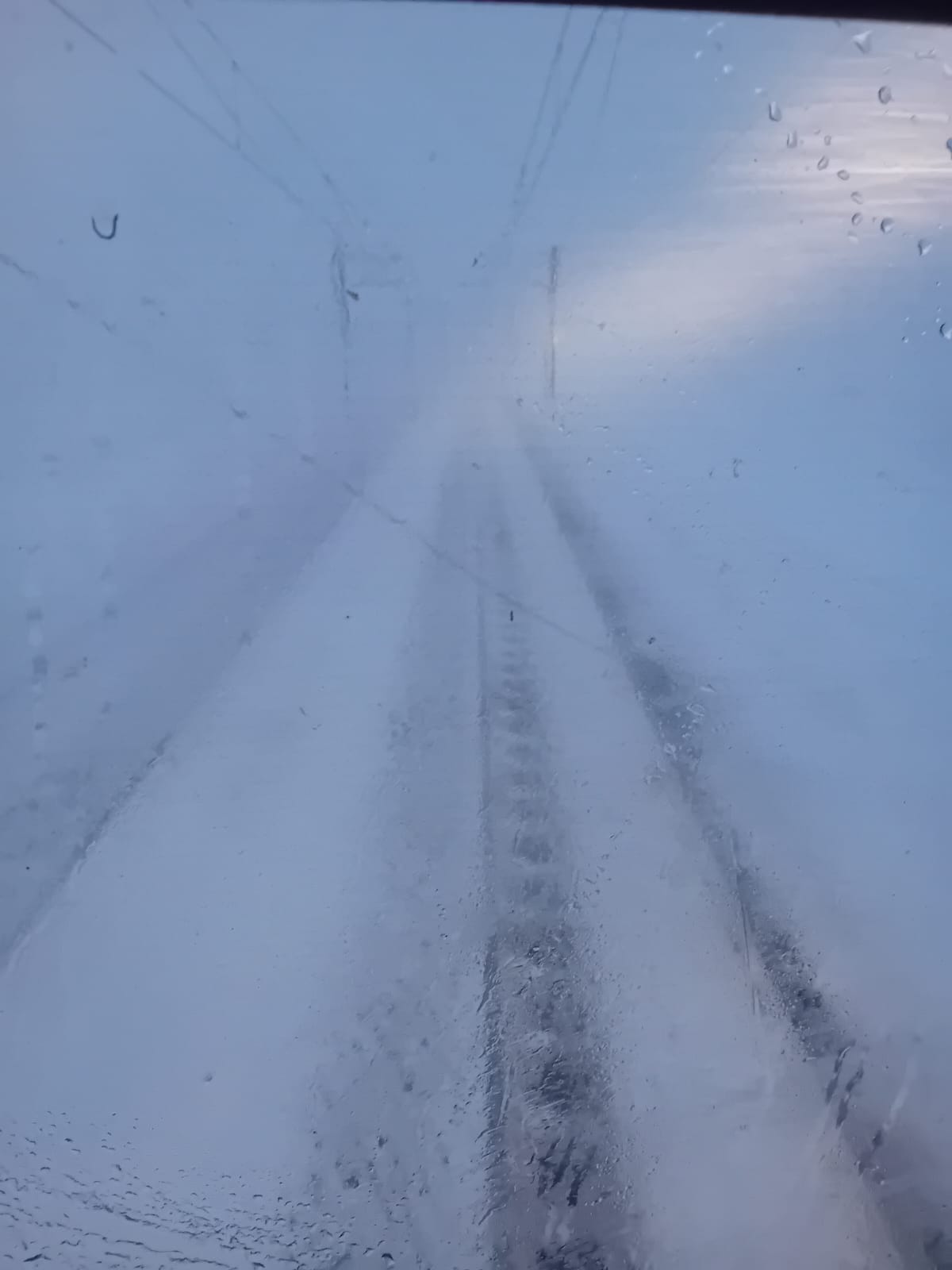 Vremea face ravagii: restricții de trafic și trenuri anulate!