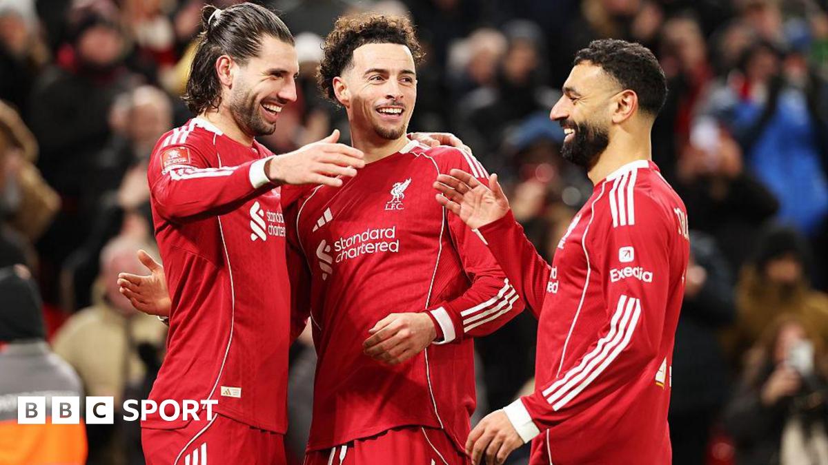 Liverpool umilește Brighton 3-0, Salah strălucește din nou