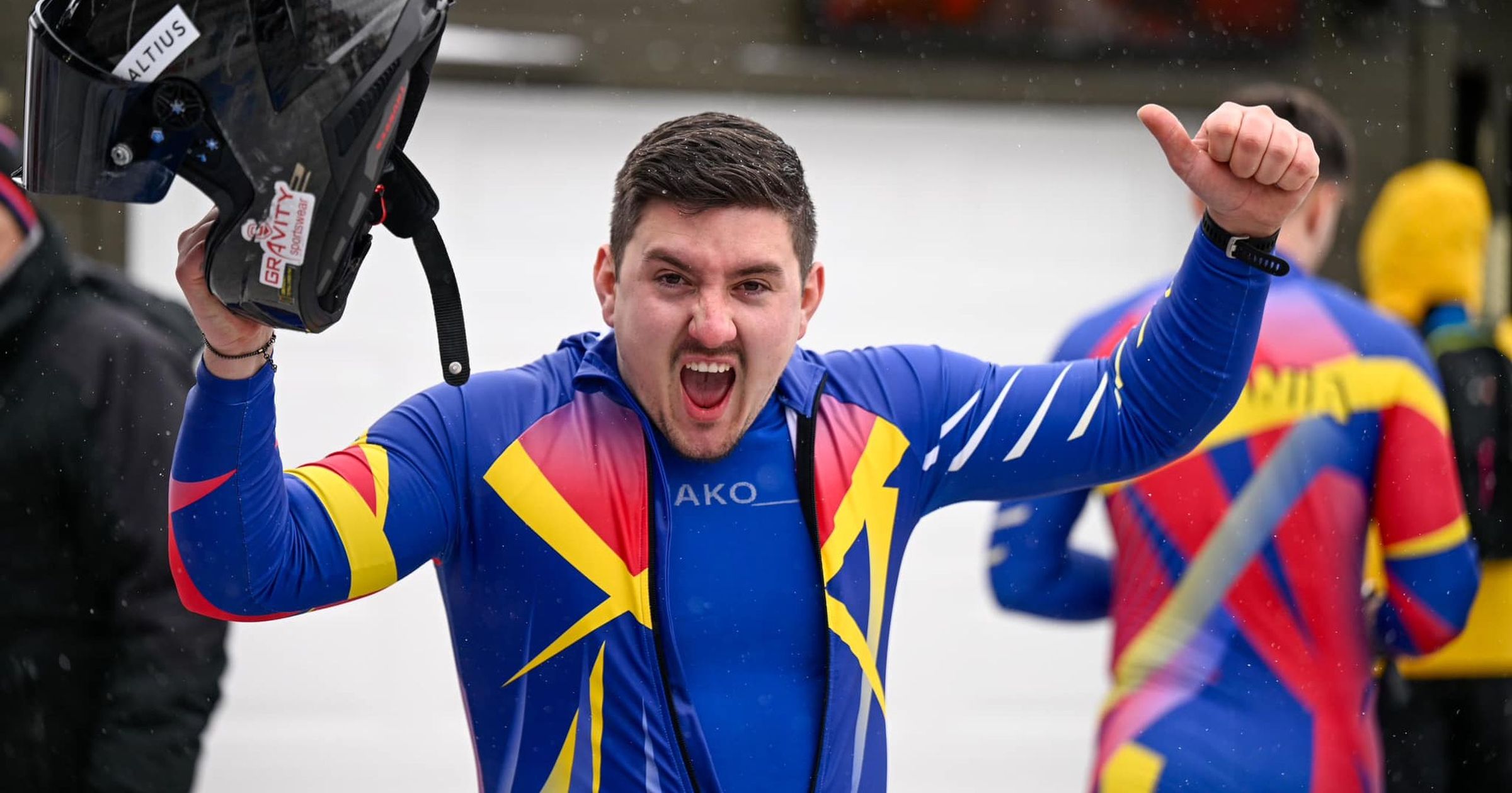 Performanță Remarcabilă pentru România la Olimpiada de Bob Mihai Cristian Tentea și George Iordache au reușit o manșă secundă impresionantă, situându-se pe locul 5 în concursul de bob două persoane la Jocurile Olimpice de la Milano-Cortina