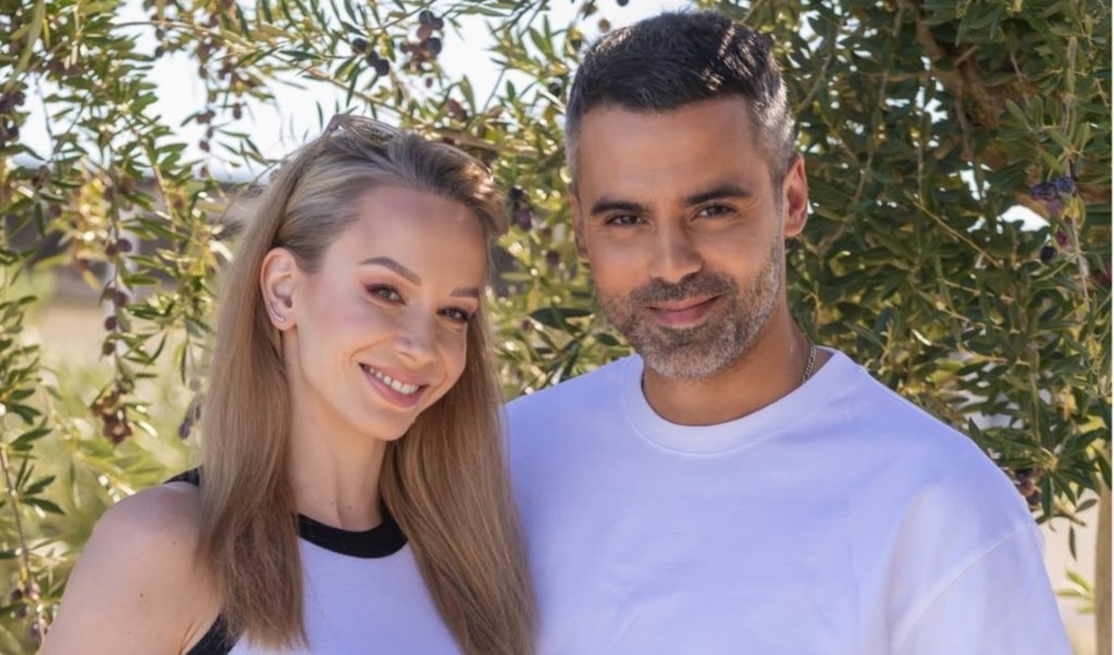 Sandra Izbașa: Renta Viageră și Provocările Emisiunii „Power Couple” Sandra Izbașa, una dintre cele mai titrate gimnaste din istoria României, beneficiază lunar de o rentă viageră de 16.635 de lei, echivalentul a 3.300 de euro, de la statul român