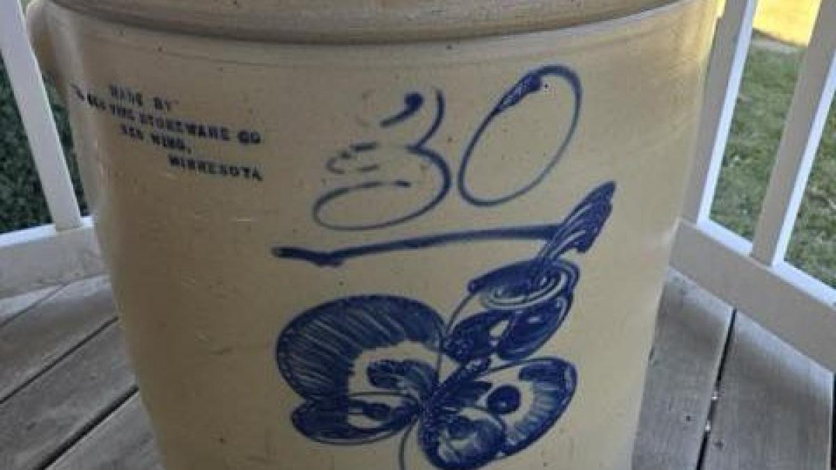 S-a vândut un vas vechi cu 32.000 de dolari, în loc de 20!