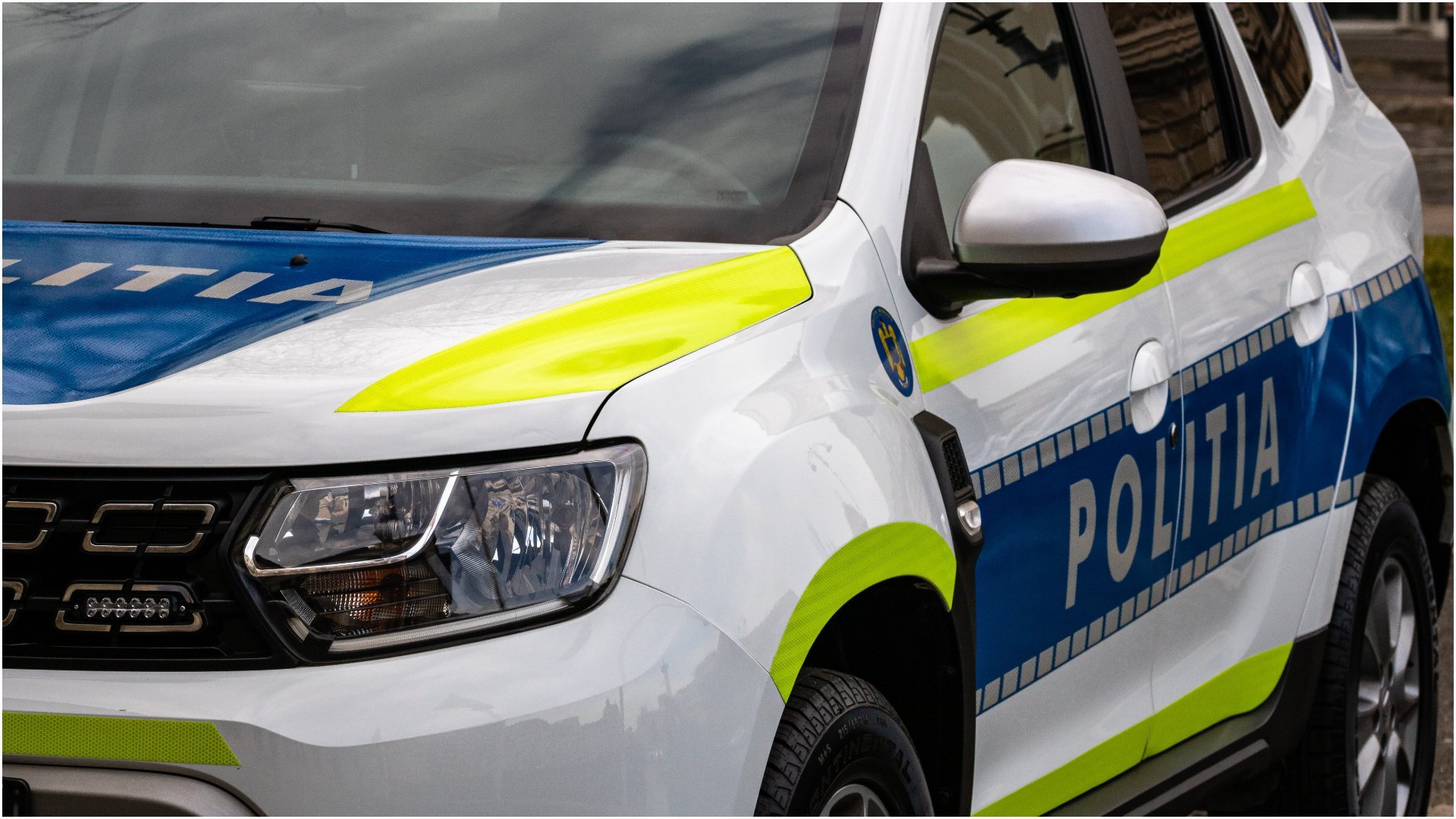 Anchetă în cazul crimei de familie: O nouă persoană reținută O nouă întorsătură în cazul crimei oribile din București, unde o fiică a fost acuzată că și-a ucis mama cu ajutorul unei asistente