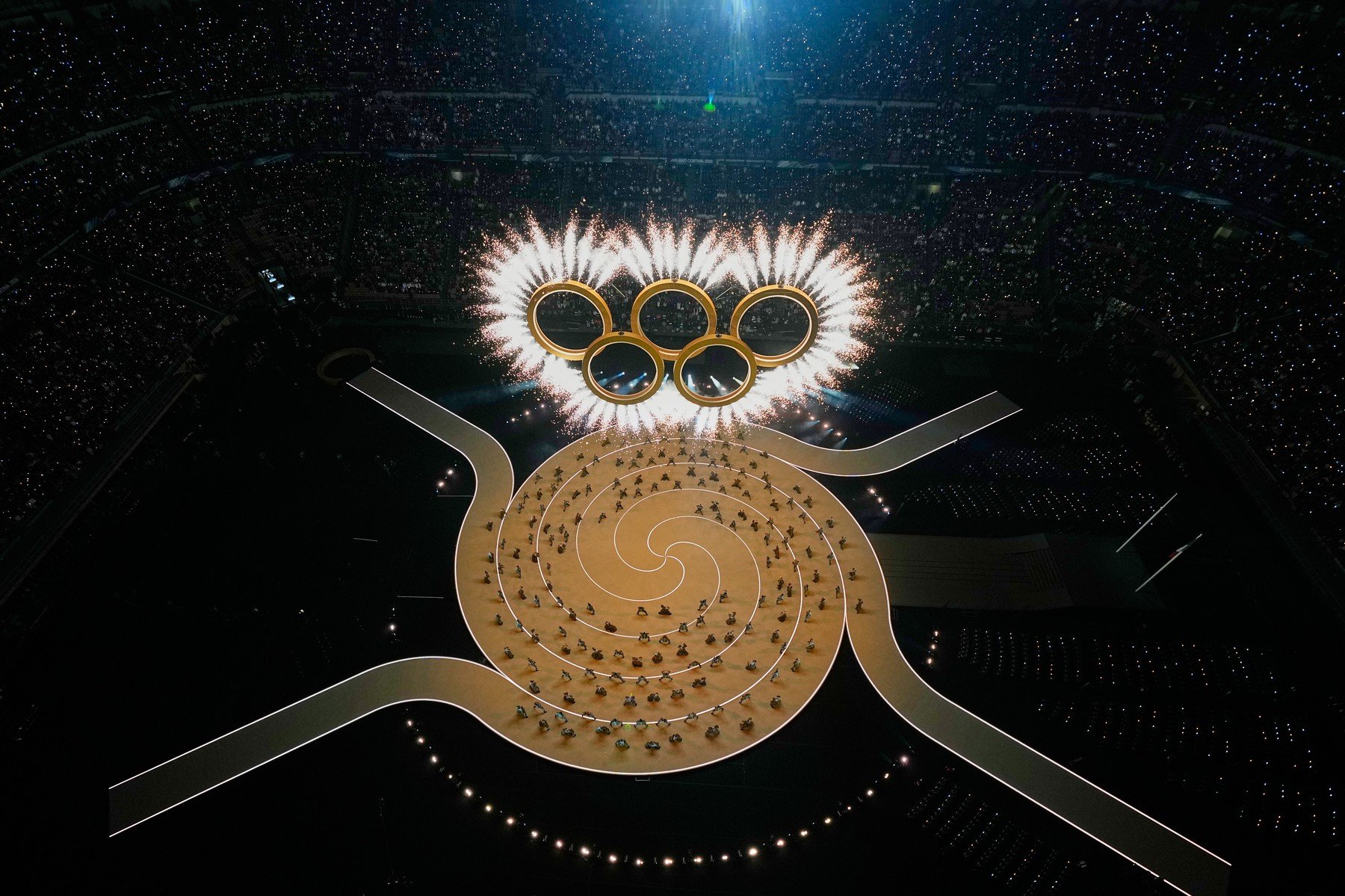 Ceremonia de Deschidere a Jocurilor Olimpice de Iarnă 2026, la Milano-Cortina Ediția din 2026 a Jocurilor Olimpice de Iarnă s-a deschis oficial vineri seară, pe stadionul San Siro din Milano