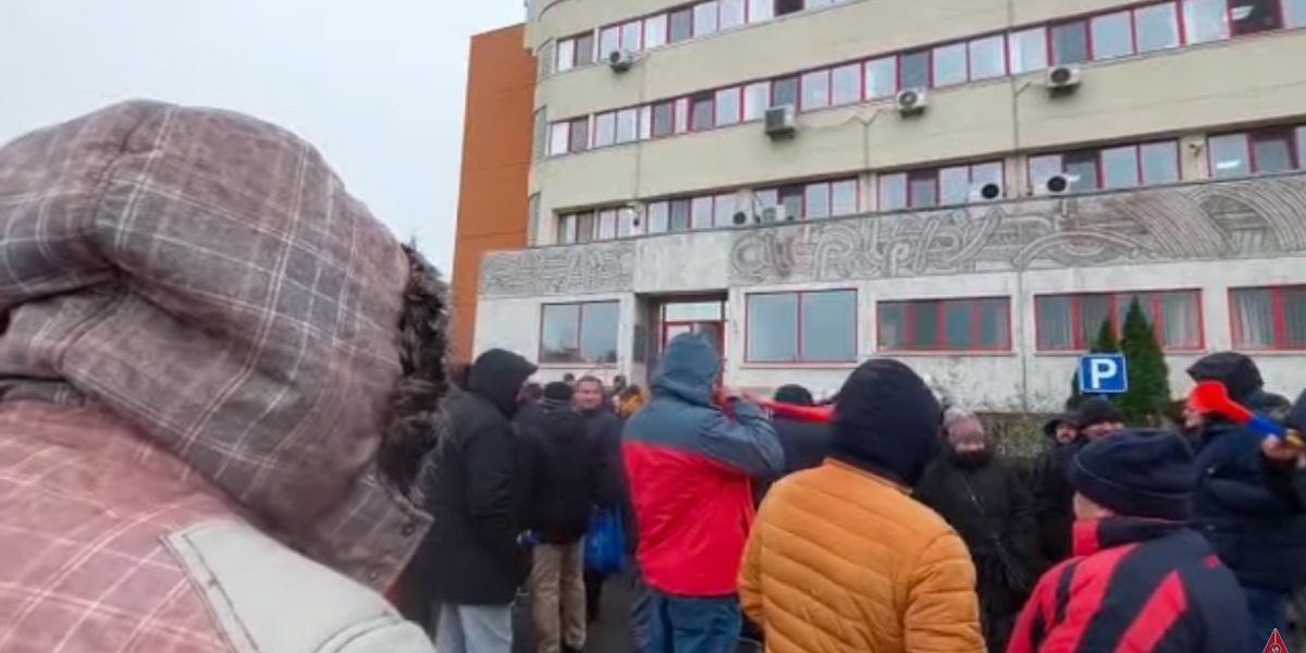 protest-petromidia.jpg - NewsFactor