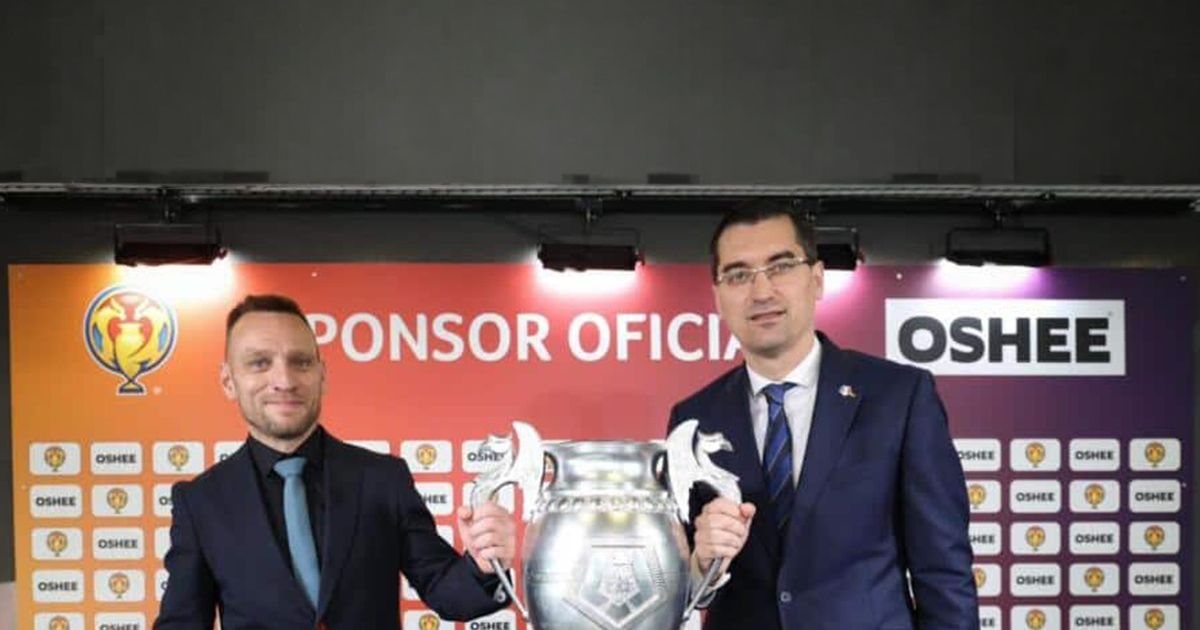 Cristian Săpunaru acuză FRF și OSHEE România în instanță Cristian Săpunaru, fost internațional român și căpitan al echipei Rapid București, a deschis două acțiuni la Tribunalul București împotriva Federației Române de Fotbal (FRF) și a companiei de băuturi hidrante OSHEE România