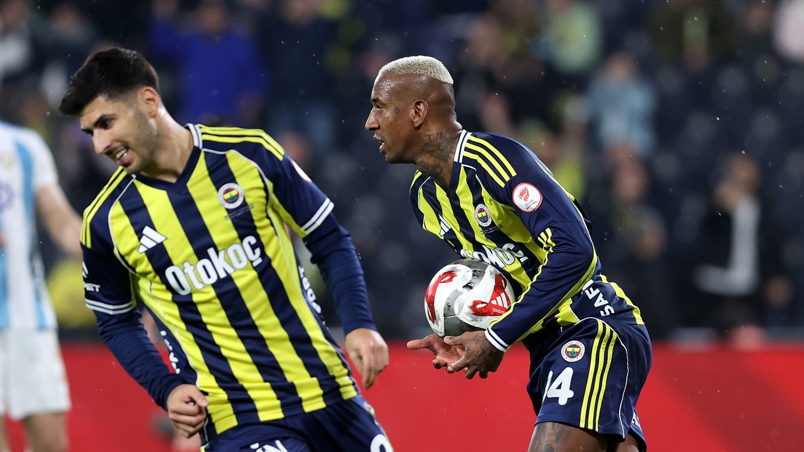 Fenerbahçe și Gençlerbirliği, duel pe viu în Super Lig!