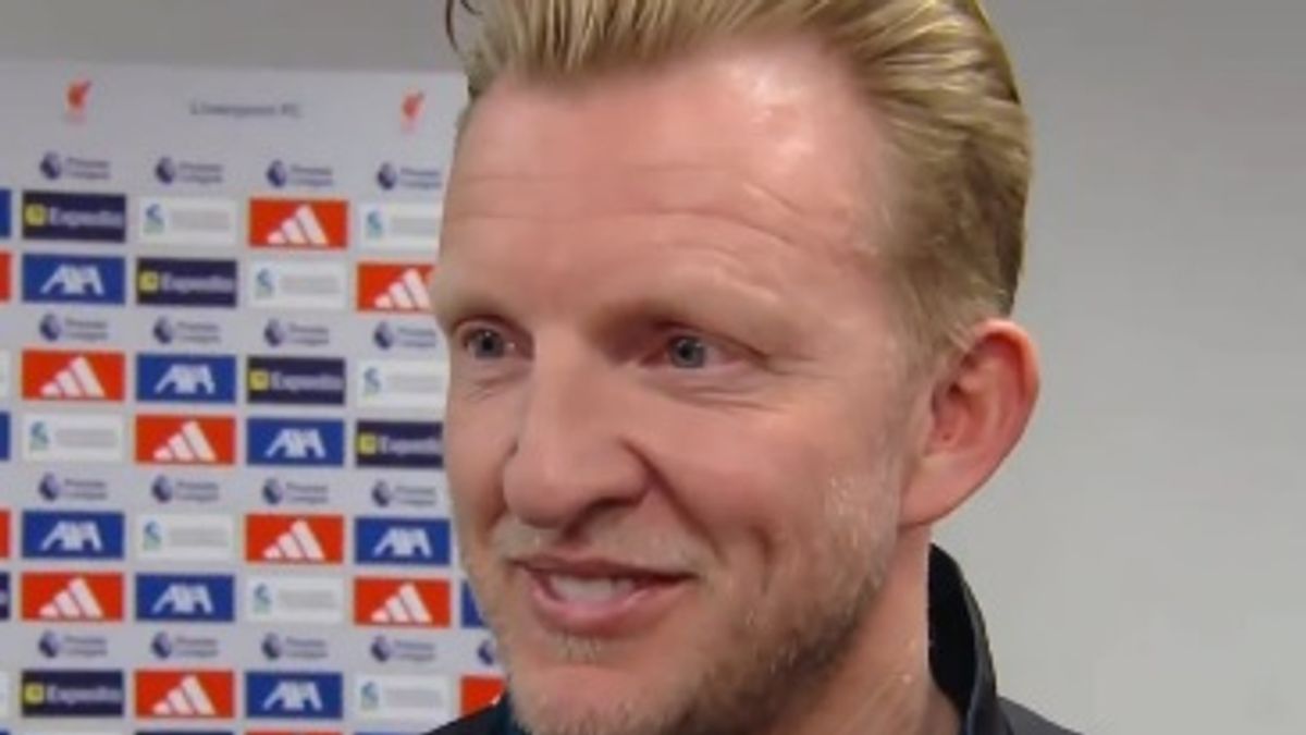 Arne Slot, sub presiune la Liverpool după un sezon dificil Liverpool se confruntă cu un sezon dificil, iar antrenorul Arne Slot se află sub o presiune constantă