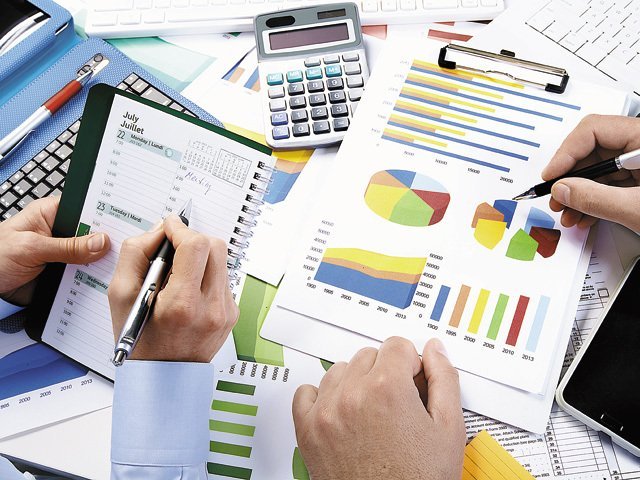 România: Creștere economică de 0,7% anul trecut, prognoze sumbre pentru 2025