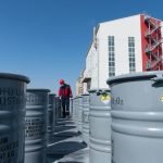 Activiști greenpeace blochează în franța o navă rusă cu uraniu pentru centrale nucleare