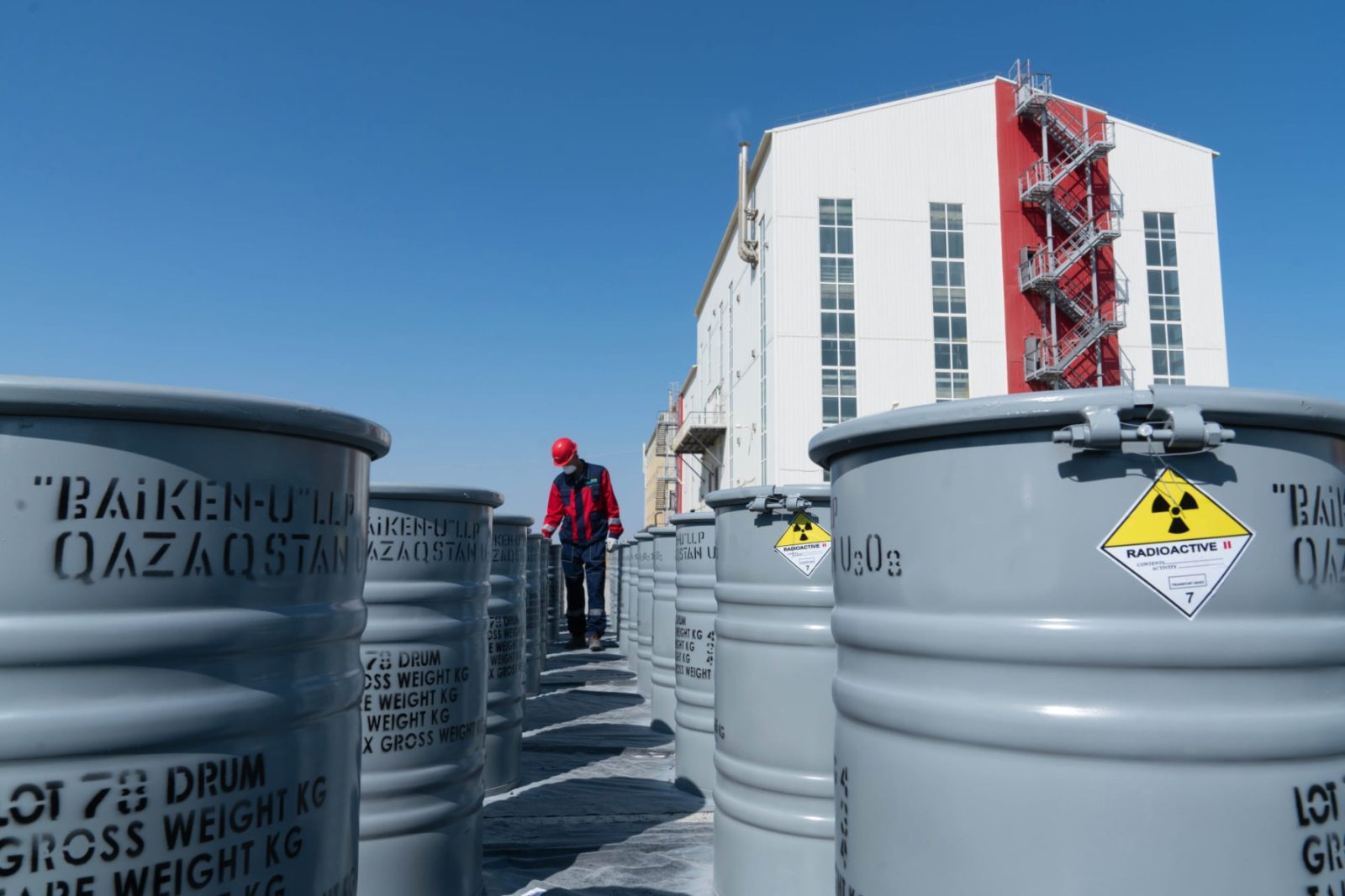 Protest Greenpeace în Franța: O Navă Rusă Cu Uraniu, Blocată Un grup de activiști Greenpeace a blocat, luni, în portul Dunkerque din nordul Franței, un vas rusesc care transporta uraniu îmbogățit