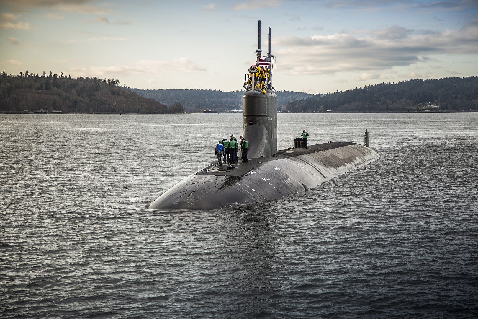 Suspecți de spionaj, arestați lângă o bază britanică de submarine; o româncă, printre aceștia Un posibil caz de spionaj cu implicații internaționale este în plină desfășurare
