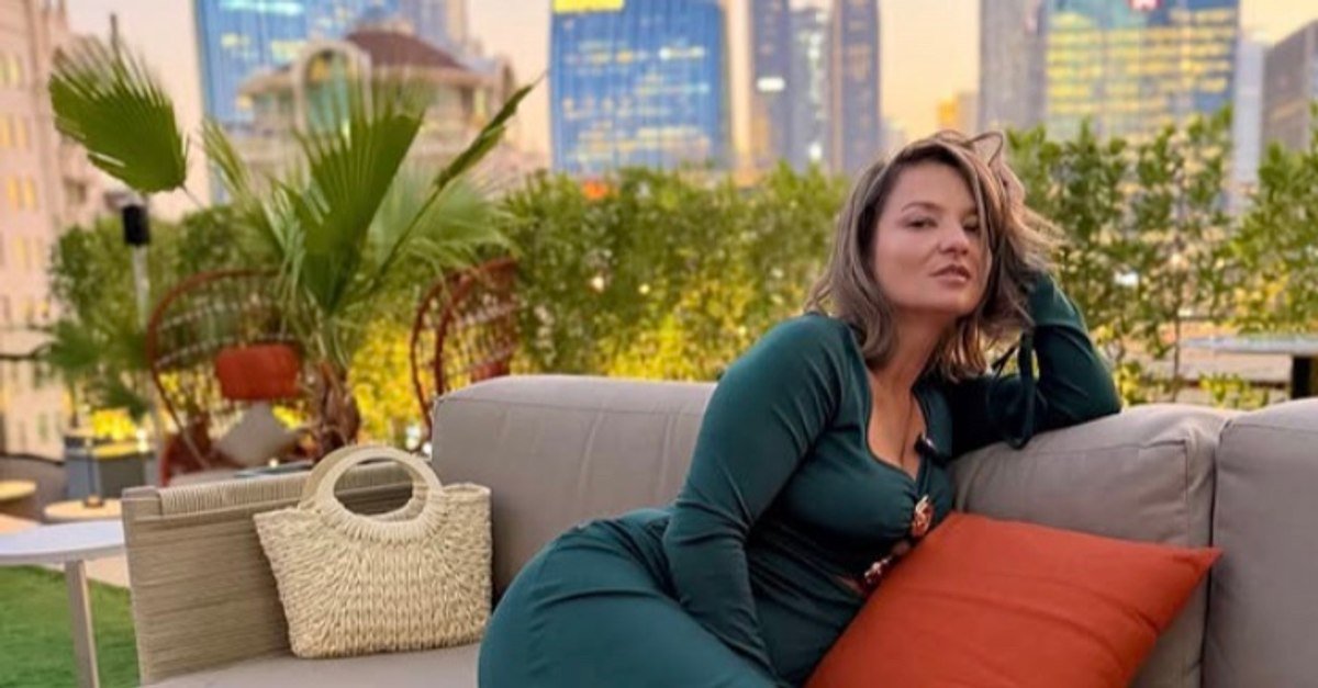 Roxana Condurache, salvată din infernul din Orientul Mijlociu: Actrița se întoarce acasă Bucurie mare pentru actrița Roxana Condurache! După zile de coșmar, petrecute inițial în Dubai și apoi în Oman, pe fondul escaladării conflictului din Orientul Mijlociu, vedeta a reușit să găsească o soluție pentru a se întoarce în România