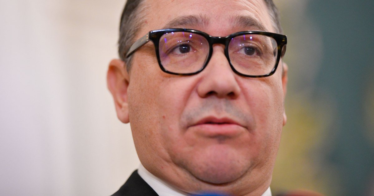 Ponta o acuză pe Țoiu că i-a scos fiica din avion; ministrul spune că deciziile se iau pe criterii clare Scandal uriaș în jurul evacuărilor românilor din Dubai