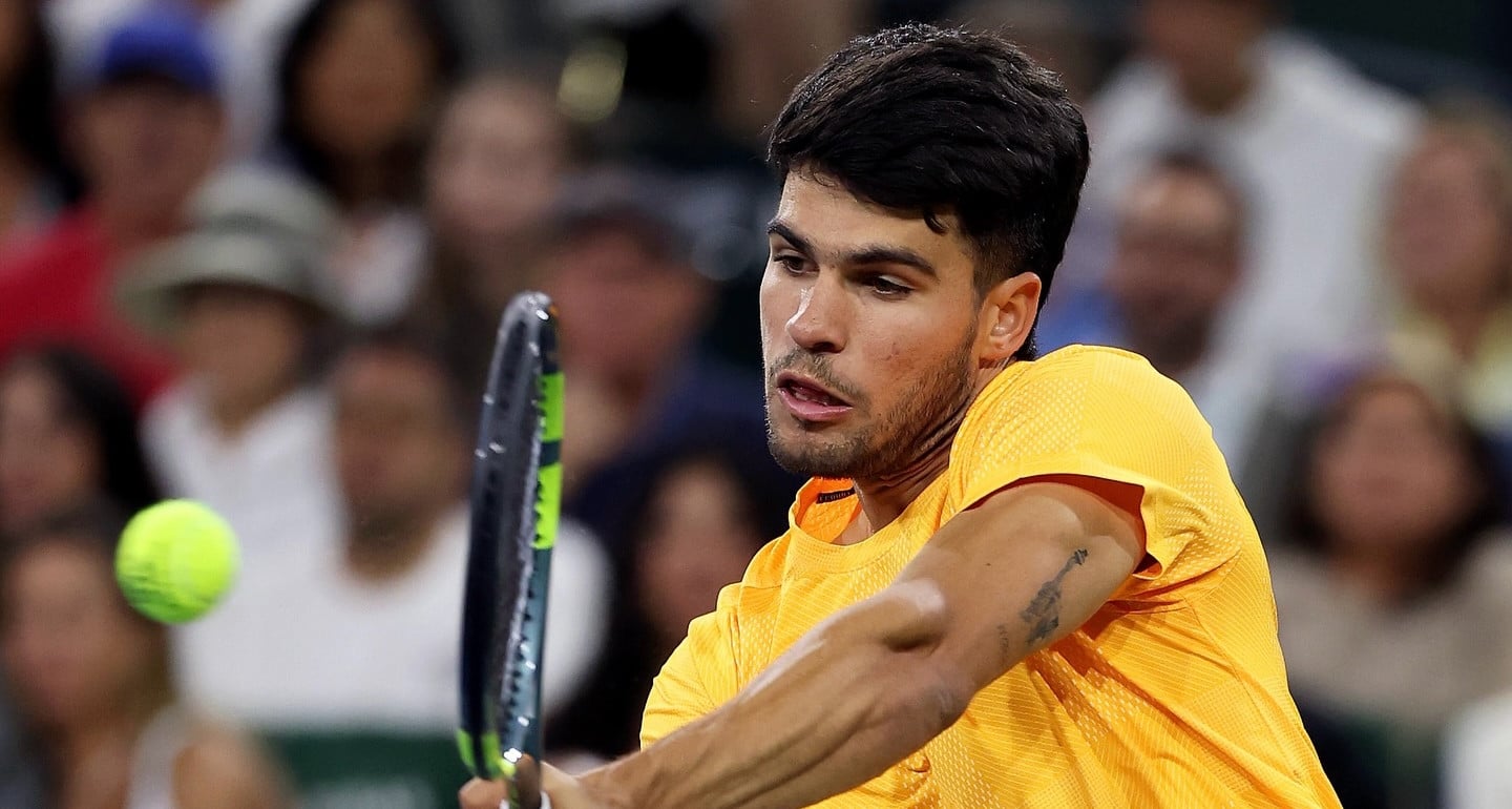 Alcaraz, victorie fulgerătoare la Indian Wells; Medvedev îl așteaptă în semifinale Carlos Alcaraz, numărul unu mondial, a demonstrat o formă de zile mari la Indian Wells, adjudecându-și un loc în semifinale după o victorie categorică împotriva britanicului Cameron Norrie
