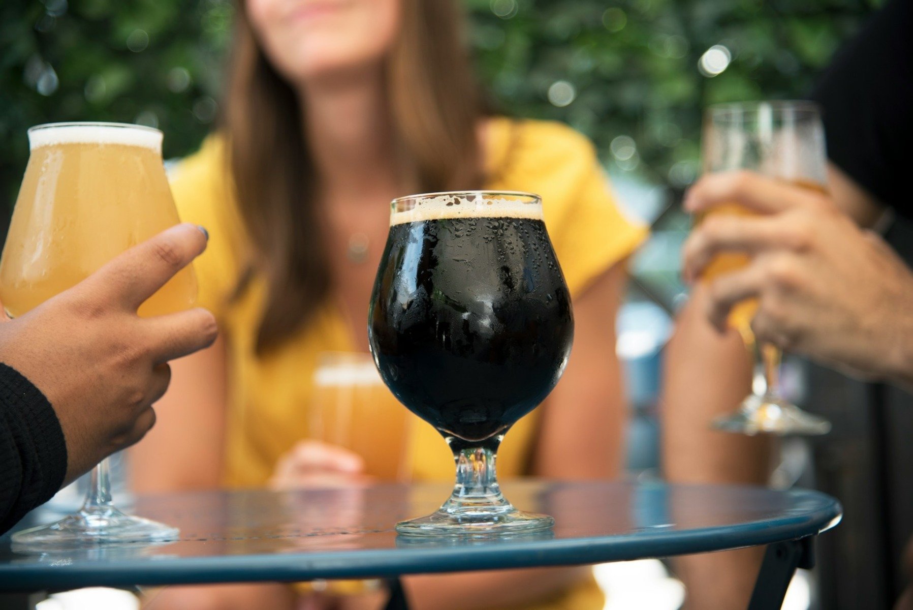 Germania pune capăt unei legi vechi: adolescenții nu vor mai putea consuma alcool în prezența părinților Germania se pregătește să modifice o lege veche de decenii care le permitea adolescenților cu vârste între 14 și 15 ani să consume legal alcool, sub supravegherea părinților