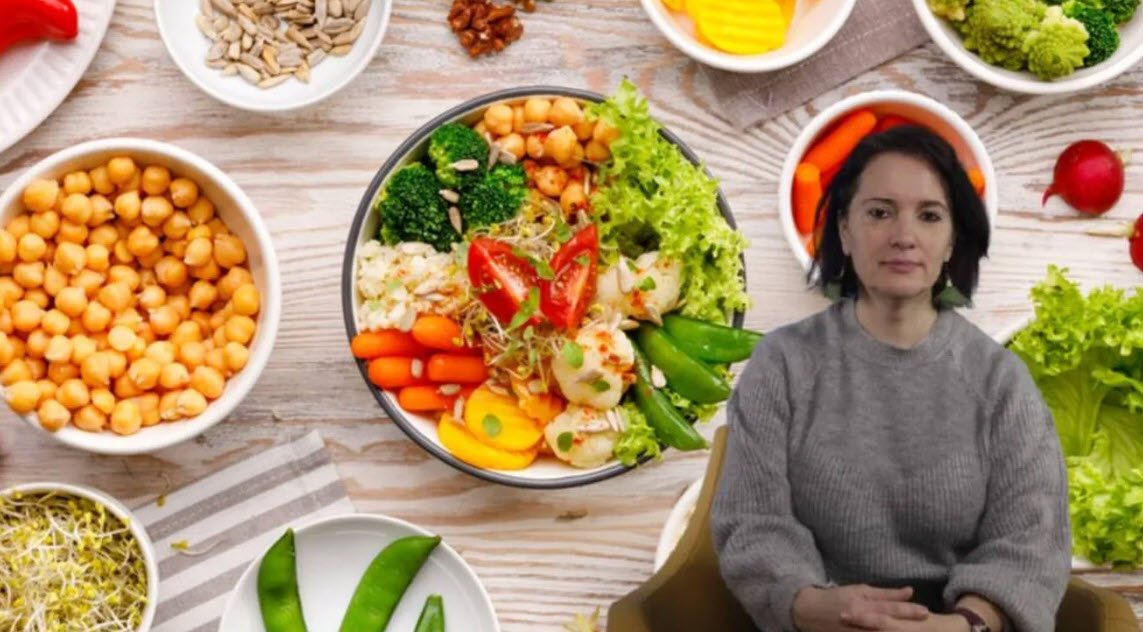 Cubul de ciocolată, aliat în momentele dificile: Ce alimente ne pot alina sufletul, conform unui nutriționist Uneori, un simplu cub de ciocolată pare să ne înțeleagă mai bine decât orice persoană din viața noastră