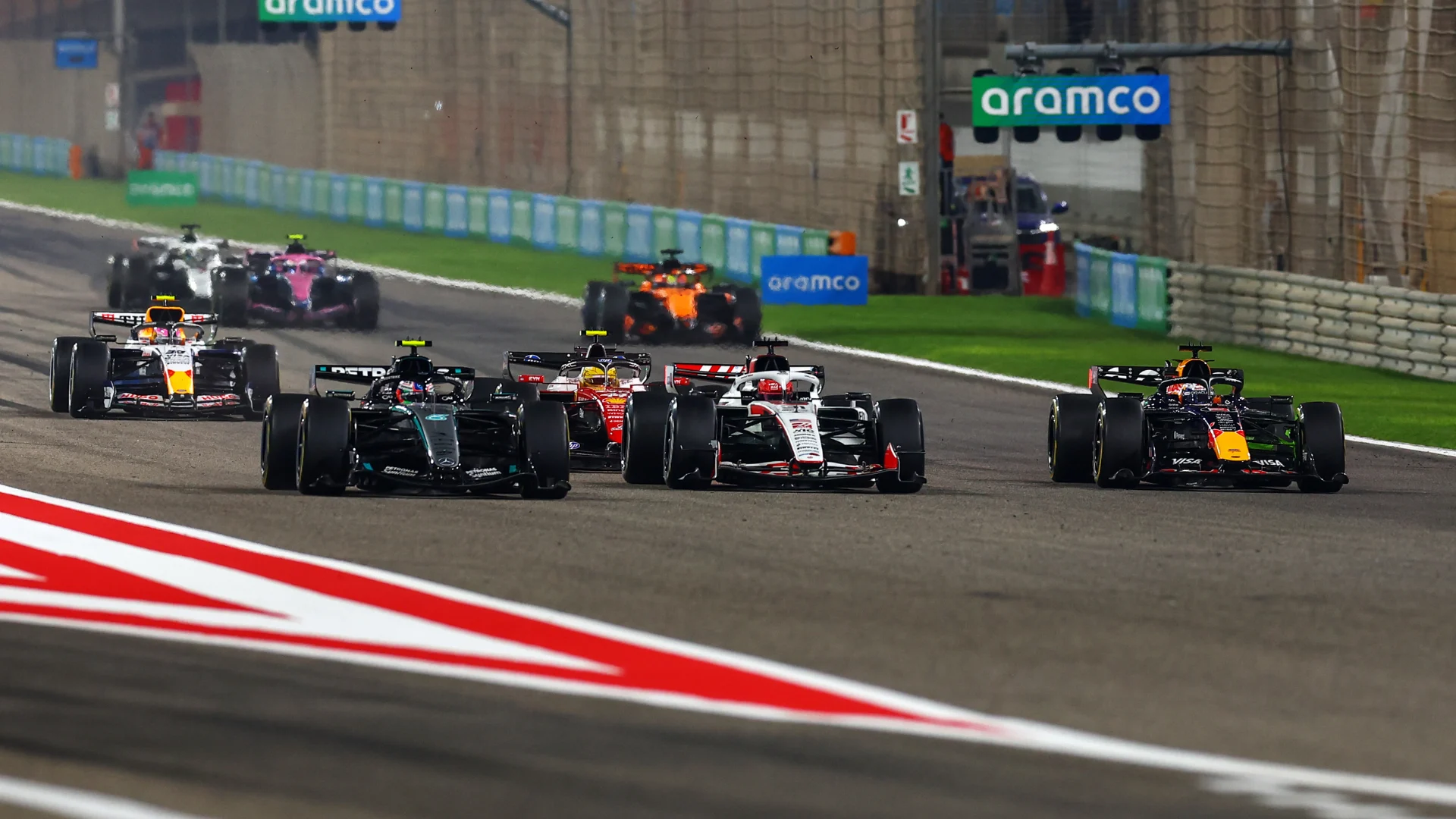 2026: Schimbări majore în formula 1! Buget limitat și mașini mai mici, ce ne așteaptă?