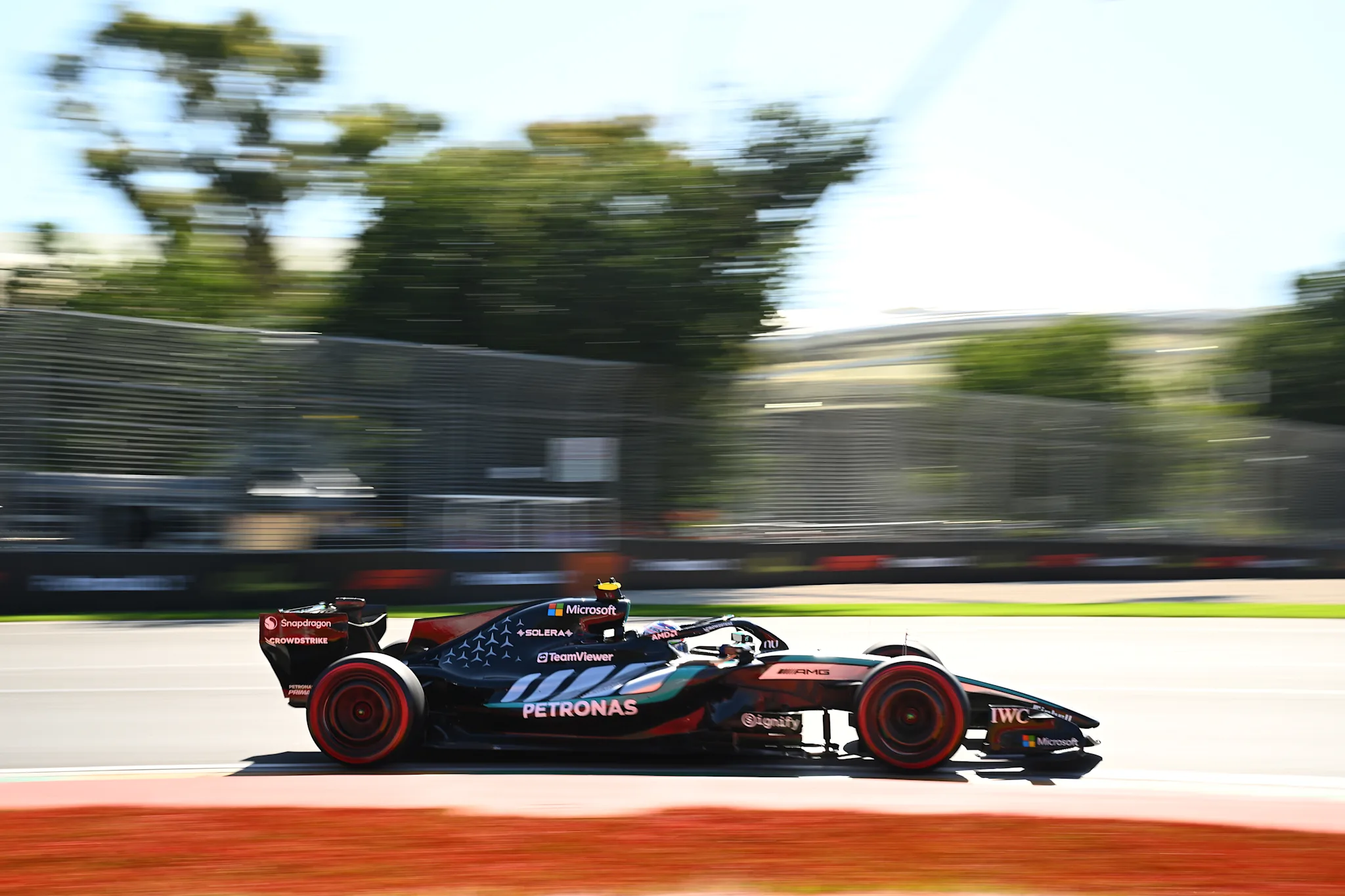 Melbourne, Australia: Startul sezonului F1, cu semne de întrebare și promisiuni Melbourne a găzduit, ca de obicei, primele antrenamente ale Campionatului Mondial de Formula 1, oferind un spectacol gustat de fanii din întreaga lume