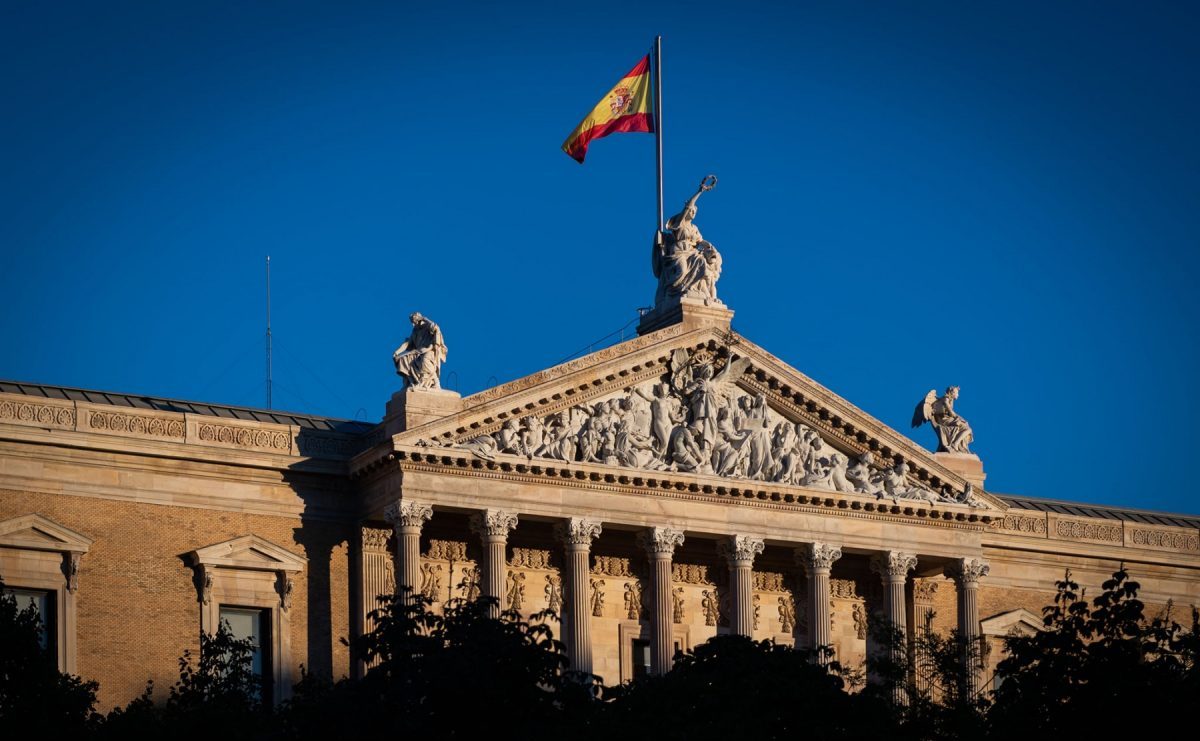 Spania refuză să susțină militar o posibilă operațiune împotriva Iranului, distanțându-se de aliații europeni Madridul a anunțat că nu va sprijini o eventuală intervenție militară americano-israeliană împotriva Iranului, adoptând o poziție diferită față de cea a Franței, Germaniei și Regatului Unit