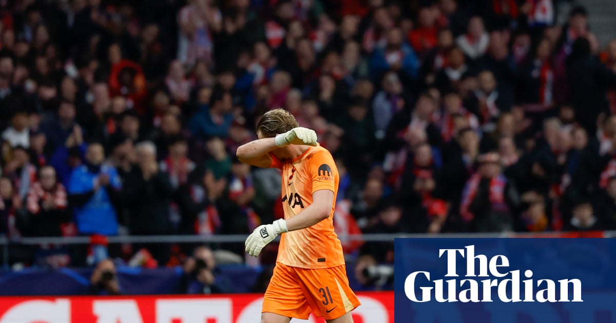 Kinsky, schimbat după două gafe, și Tottenham, umiliți de Atletico Madrid: Tudor explică decizia inedită Antonin Kinsky, un tânăr portar de 22 de ani, a trăit un coșmar pe terenul de fotbal, fiind schimbat în minutul 17 al meciului dintre Tottenham și Atletico Madrid