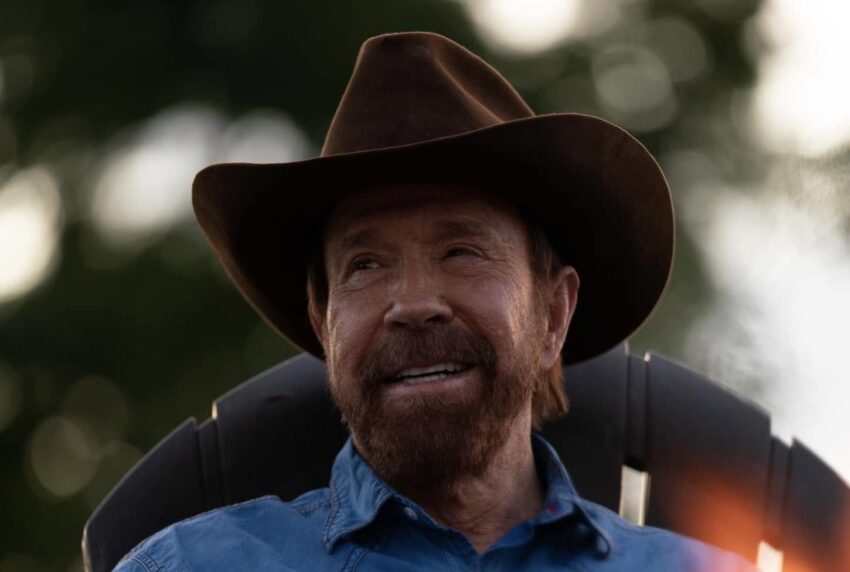 Chuck Norris, internat de urgență într-un spital din Hawaii