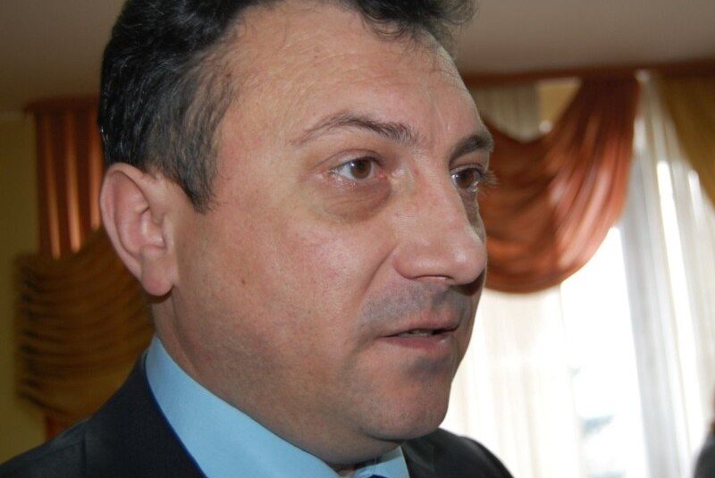 Scandal la concursul pentru conducerea TNB: Fostul ministru moldovean al culturii, respins vehement București – Ada Lupu Hausvater, actualul manager al Teatrului Național din Timișoara, și Boris Focșa, fost ministru al Culturii din Republica Moldova, au susținut astăzi interviul pentru funcția de manager al Teatrului Național „I.L