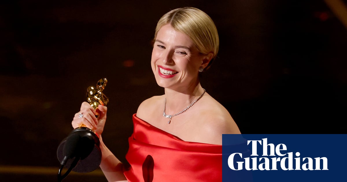 Jessie Buckley, regina Oscarurilor 2026: Prima actriță irlandeză premiată pentru „Hamnet”