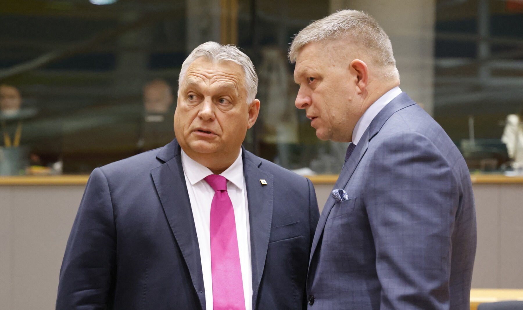 Slovacia ar putea bloca fondurile UE pentru Ucraina, urmând exemplul Ungariei Premierul slovac Robert Fico a indicat că Slovacia ar putea bloca împrumutul de 90 de miliarde de euro acordat de Uniunea Europeană Ucrainei, urmând exemplul Ungariei
