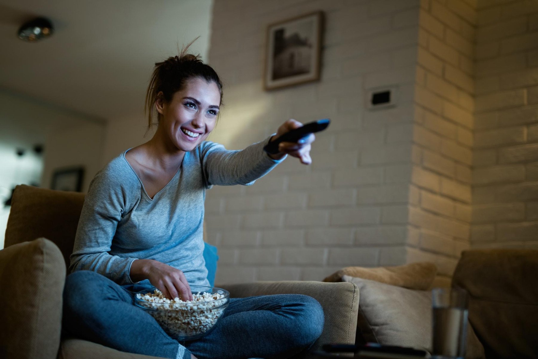 Noi filme și seriale pe platformele de streaming: Ce poți vedea în weekend Vrei să te relaxezi și să te bucuri de un film bun sau un serial captivant? Platformele de streaming oferă o gamă largă de producții noi, de la comedii și drame, până la documentare și seriale pentru copii