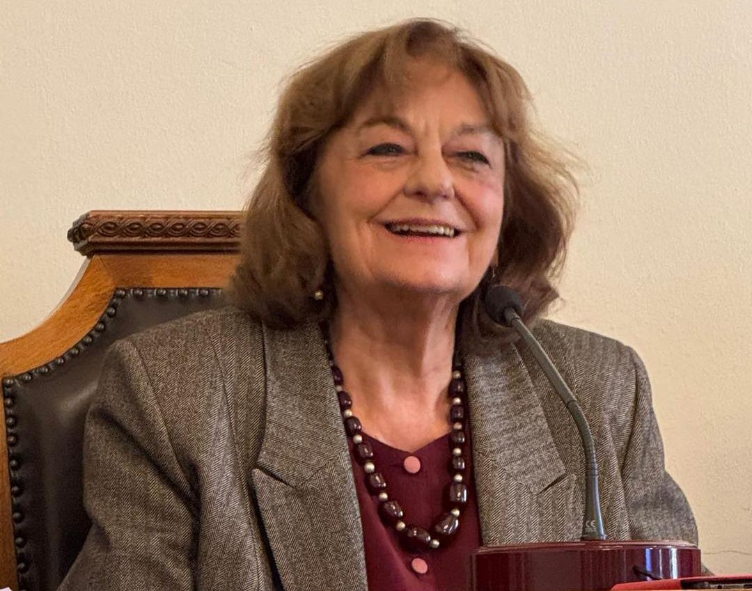 Universitatea „Alexandru Ioan Cuza” din Iași (UAIC) va acorda luni, 16 martie, titlul de Doctor Honoris Causa scriitoarei Ana Blandiana, membru titular al Academiei Române
