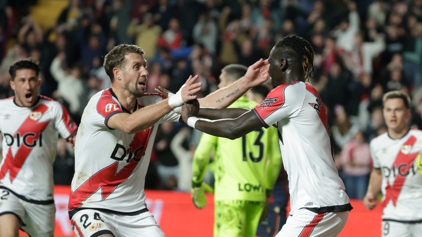 Egal dramatic: Rayo Vallecano smulge un punct crucial în fața lui Levante, după un meci plin de răsturnări Meciul tensionat dintre Rayo Vallecano și Levante s-a încheiat cu un scor egal 1-1, după o confruntare dramatică în care ambele echipe au avut parte de momente de suspans