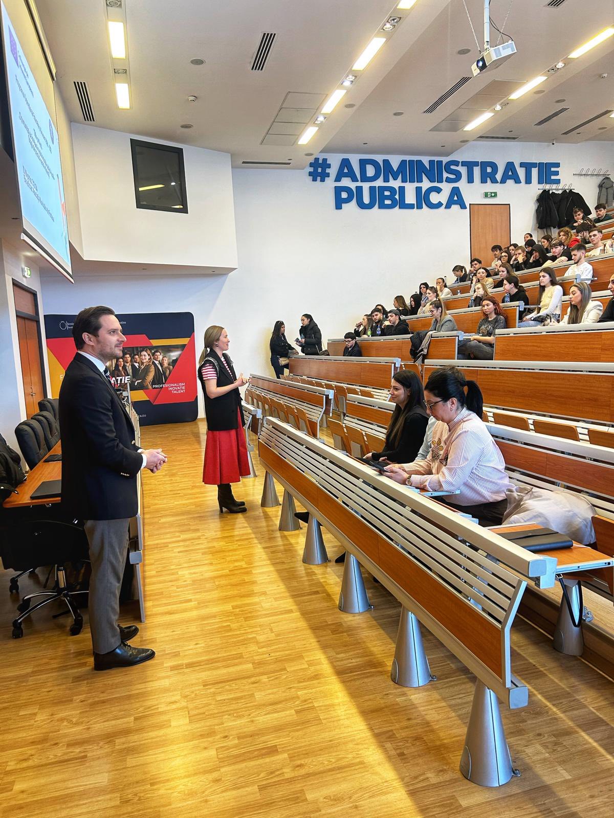 Întâlnire cu studenții SNSPA: Focus pe profesionalism în administrația publică București, România – Un politician prominent s-a întâlnit recent cu studenții din anul I de la Școala Națională de Studii Politice și Administrative (SNSPA), la invitația Asociației Municipiilor din România