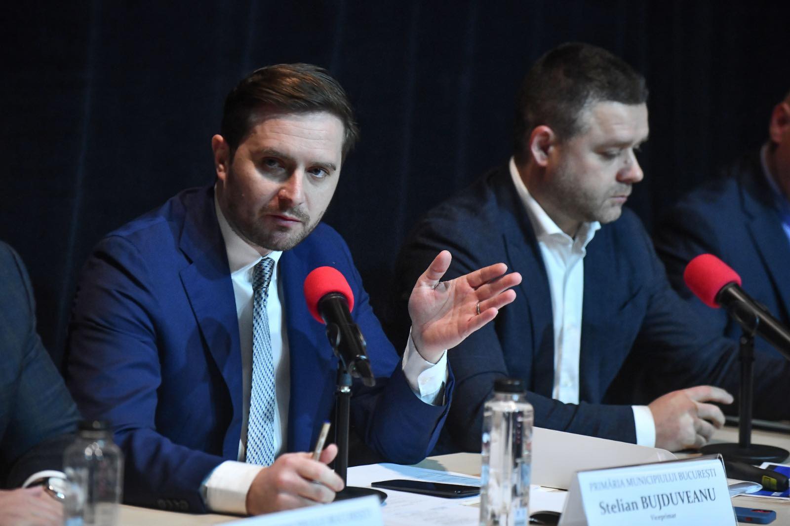 Viceprimarul Bujduveanu anunță măsuri pentru combaterea graffiti-ului neautorizat în București București, 29 mai 2024 – Viceprimarul Capitalei, Stelian Bujduveanu (PNL), a anunțat, printr-o postare pe rețelele sociale, o serie de măsuri menite să diminueze impactul graffiti-ului neautorizat asupra esteticii urbane și să eficientizeze intervențiile de curățare a clădirilor
