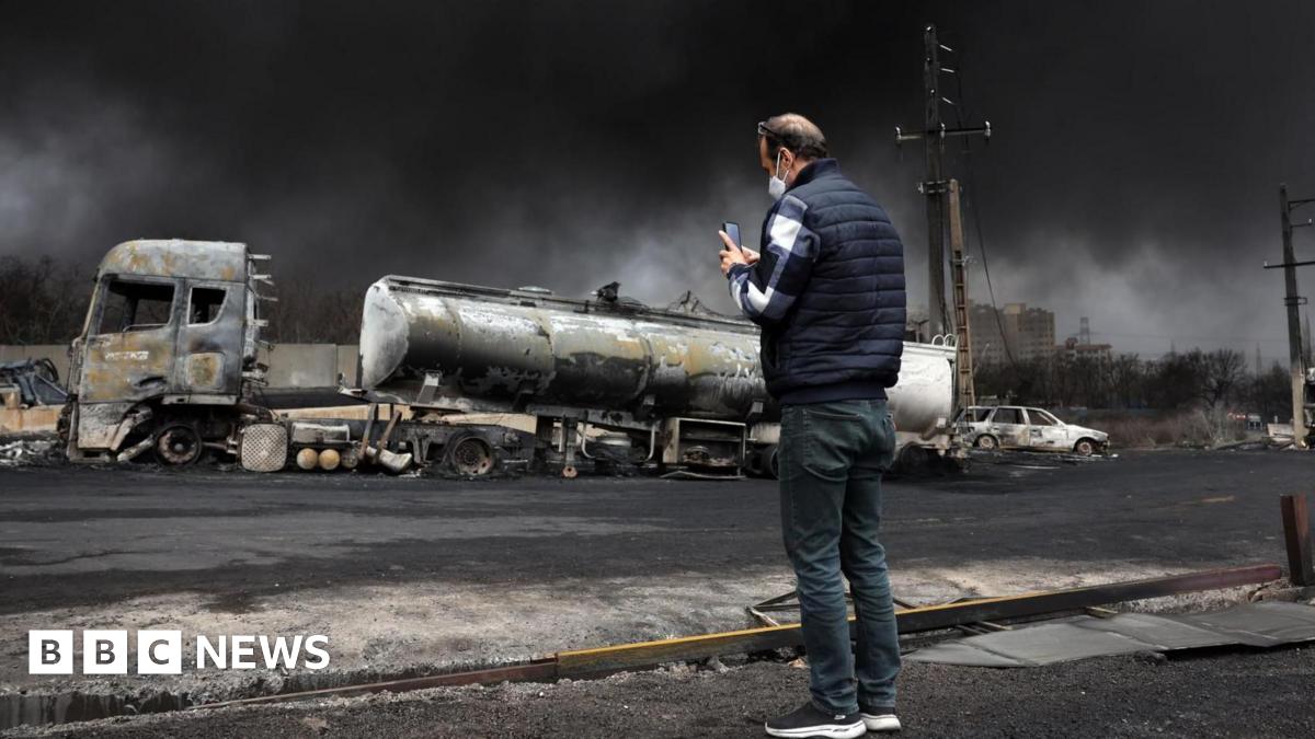 Teheranul, sub semnul întrebării: Cum văd iranienii numirea lui Mojtaba Khamenei? Teheran, Iran – Numirea lui Mojtaba Khamenei, fiul liderului suprem Ali Khamenei, în funcții importante de stat stârnește reacții mixte în rândul populației iraniene