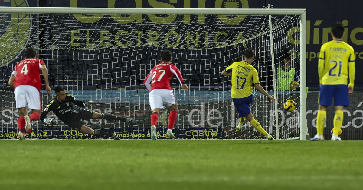 Salonul de frizerie, deschis de dimineață, a rămas fără clienți: Ce s-a întâmplat?