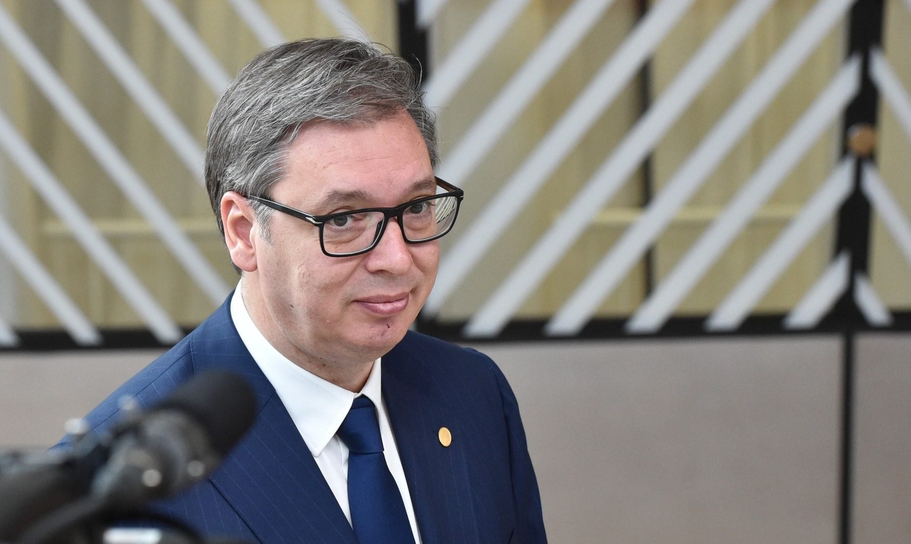 Serbia se laudă cu rezerve de combustibil peste media europeană, dar președintele Vucic nu recomandă economisirea Președintele Serbiei, Aleksandar Vucic, a declarat că țara sa deține rezerve de combustibil care depășesc 75% din statele membre ale Uniunii Europene